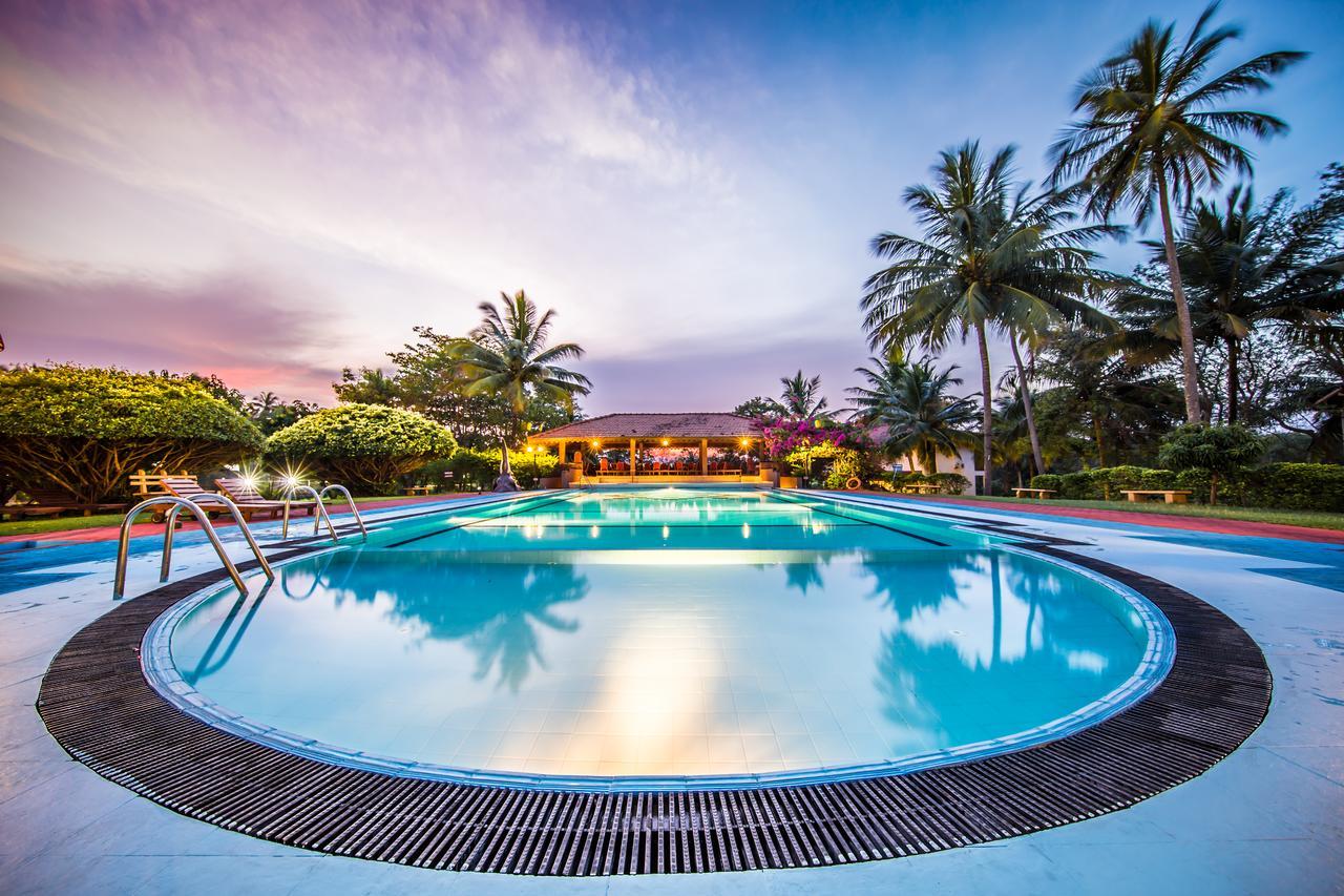 Hotel Yapahuwa Paradise Exterior photo